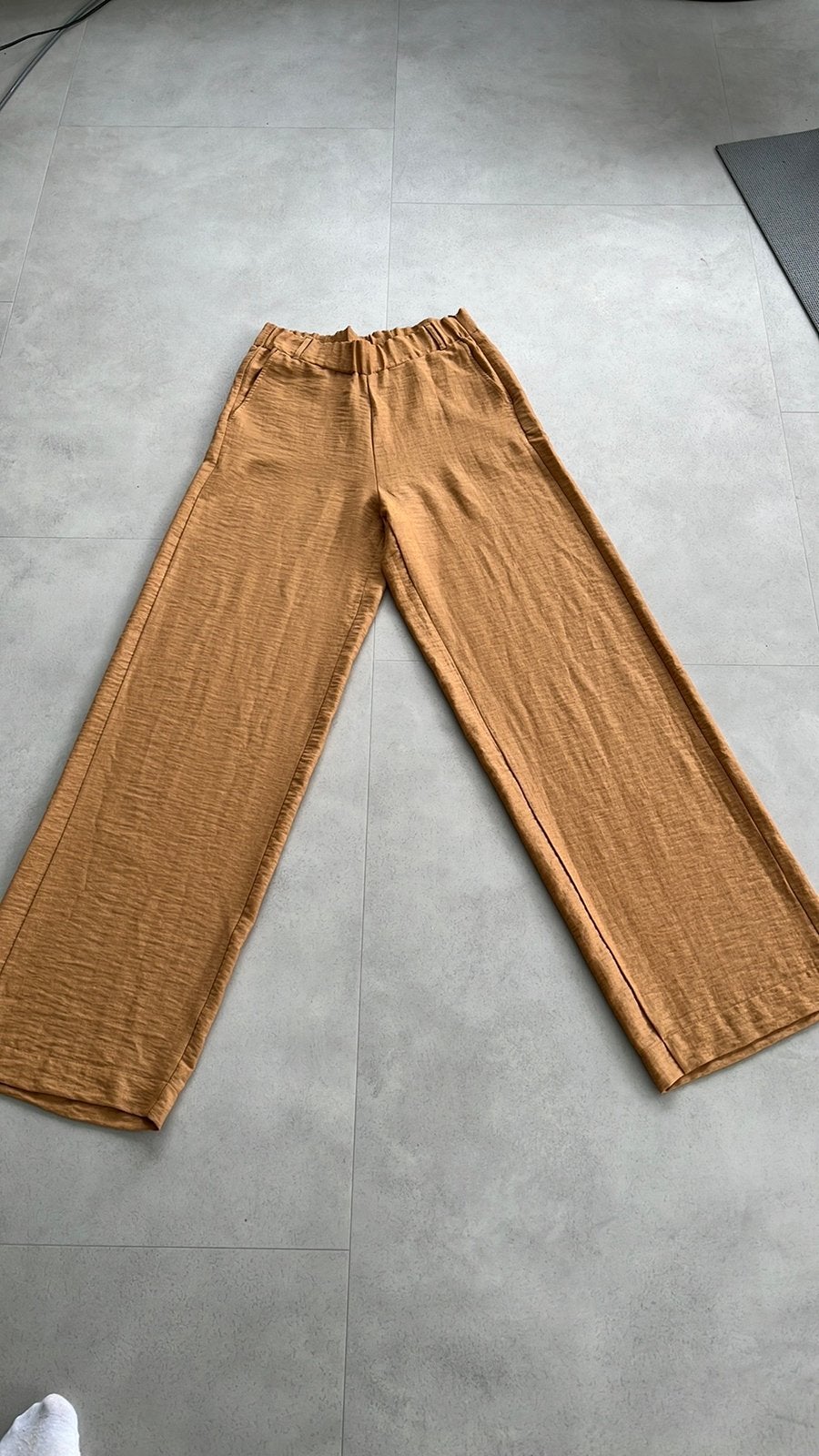 Oker gele wijde broek van Anna van Toor maat S, Geel, Nieuw, Ophalen of Verzenden, Maat 36 (S)