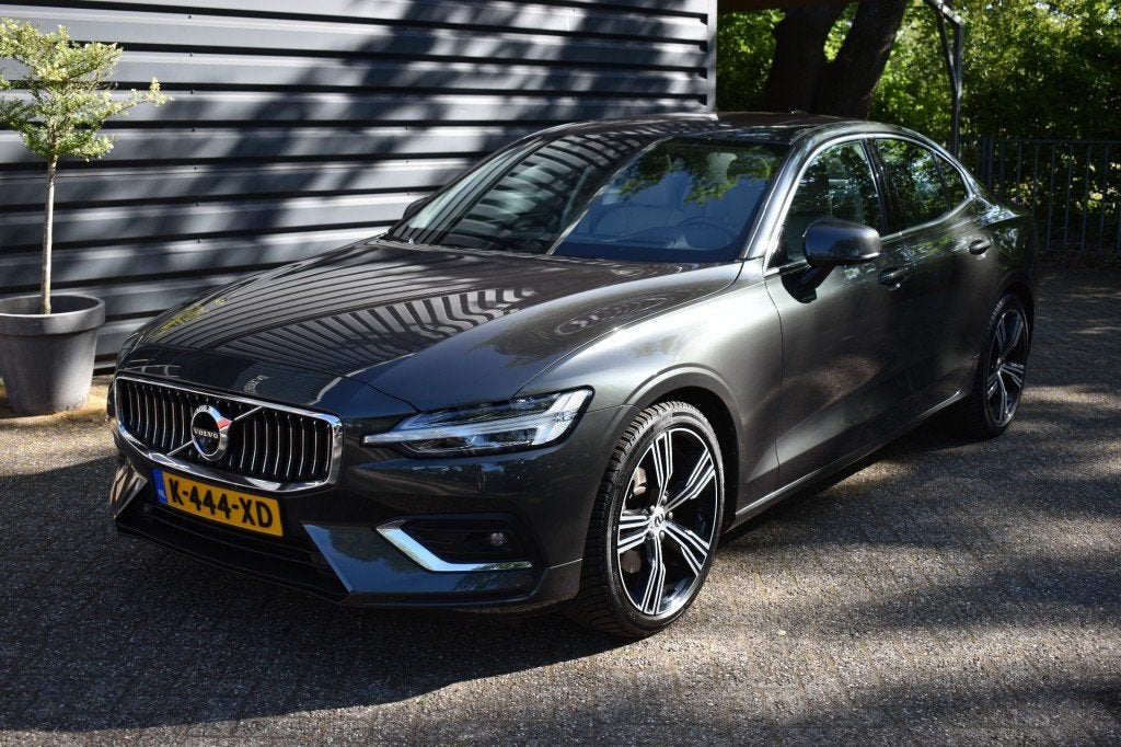 Volvo S60 VOLVO S60 2.0 B3 INSCRIPTION!!! 27,894 EURO!!!, Auto's, 15 km/l, 4 cilinders, 1969 cc, S60