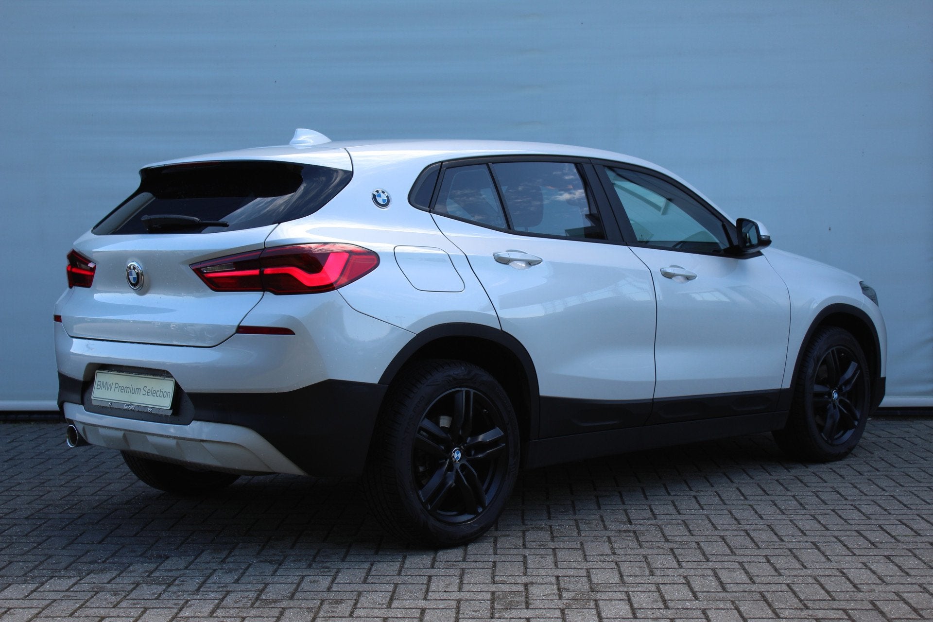BMW X2 sDrive18i Executive / Head-Up / LED / Stoelverwarming, Auto's, Gebruikt, Euro 6, Met garantie (alle), Wit
