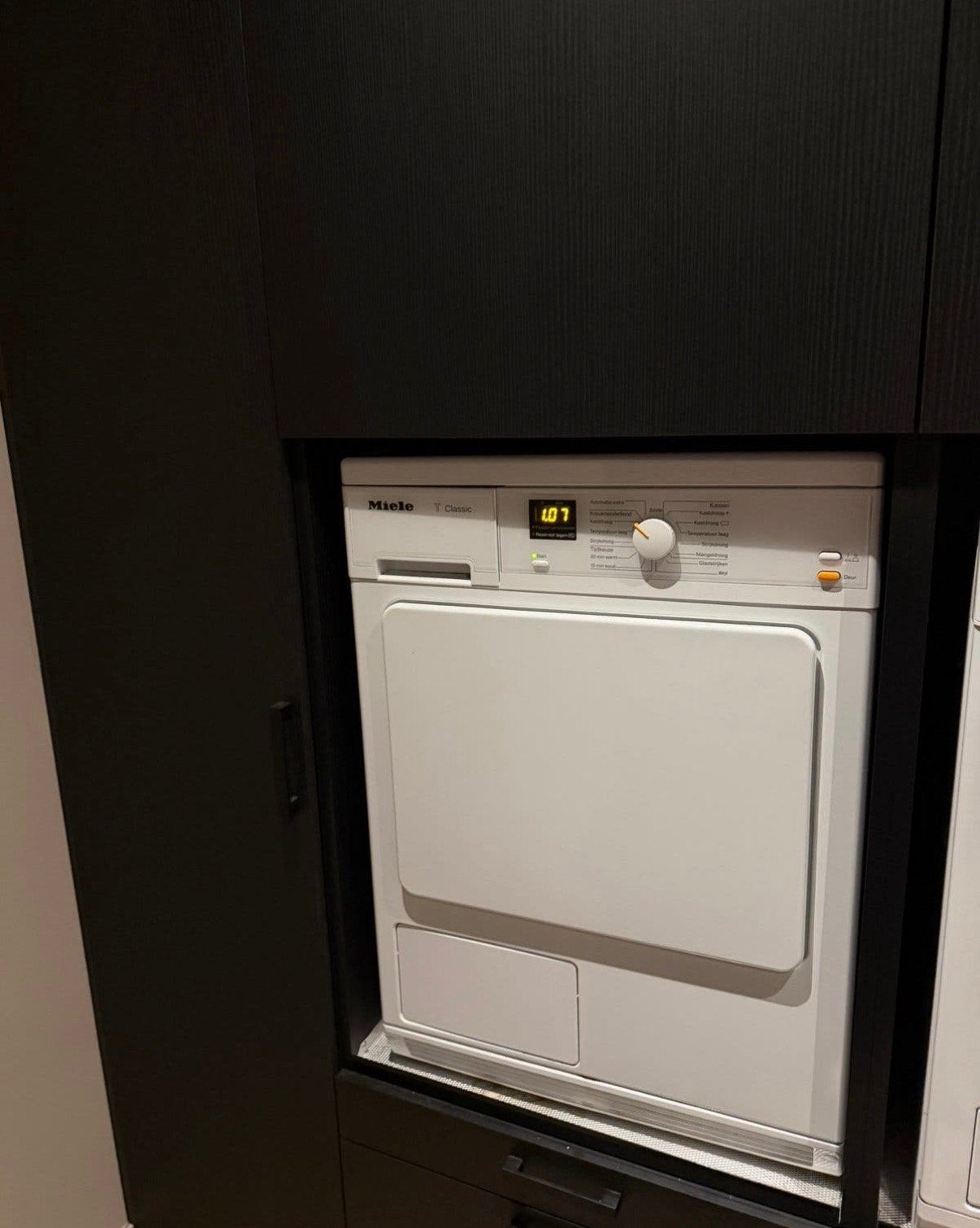 Miele droger - in goede staat, Ophalen, Zo goed als nieuw, Luchtafvoer, 85 tot 90 cm