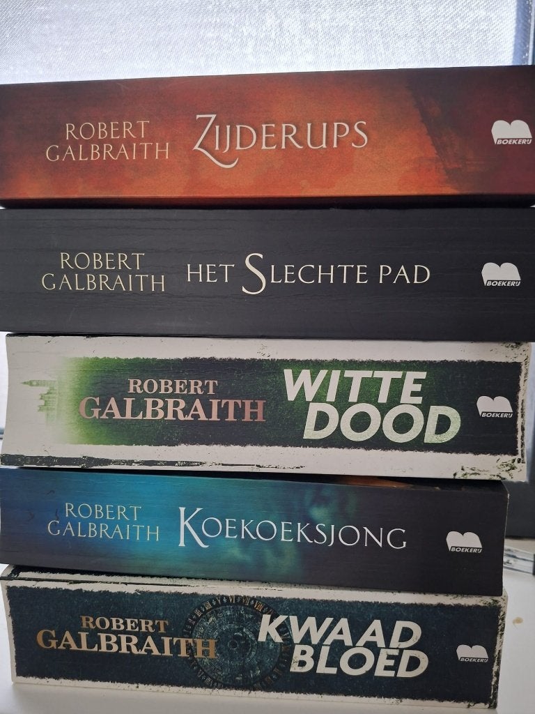 Robert Galbraith (JK Rowling) Koekoeksjong en 4 anderen, Ophalen, Zo goed als nieuw, JK Rowling, Europa overig