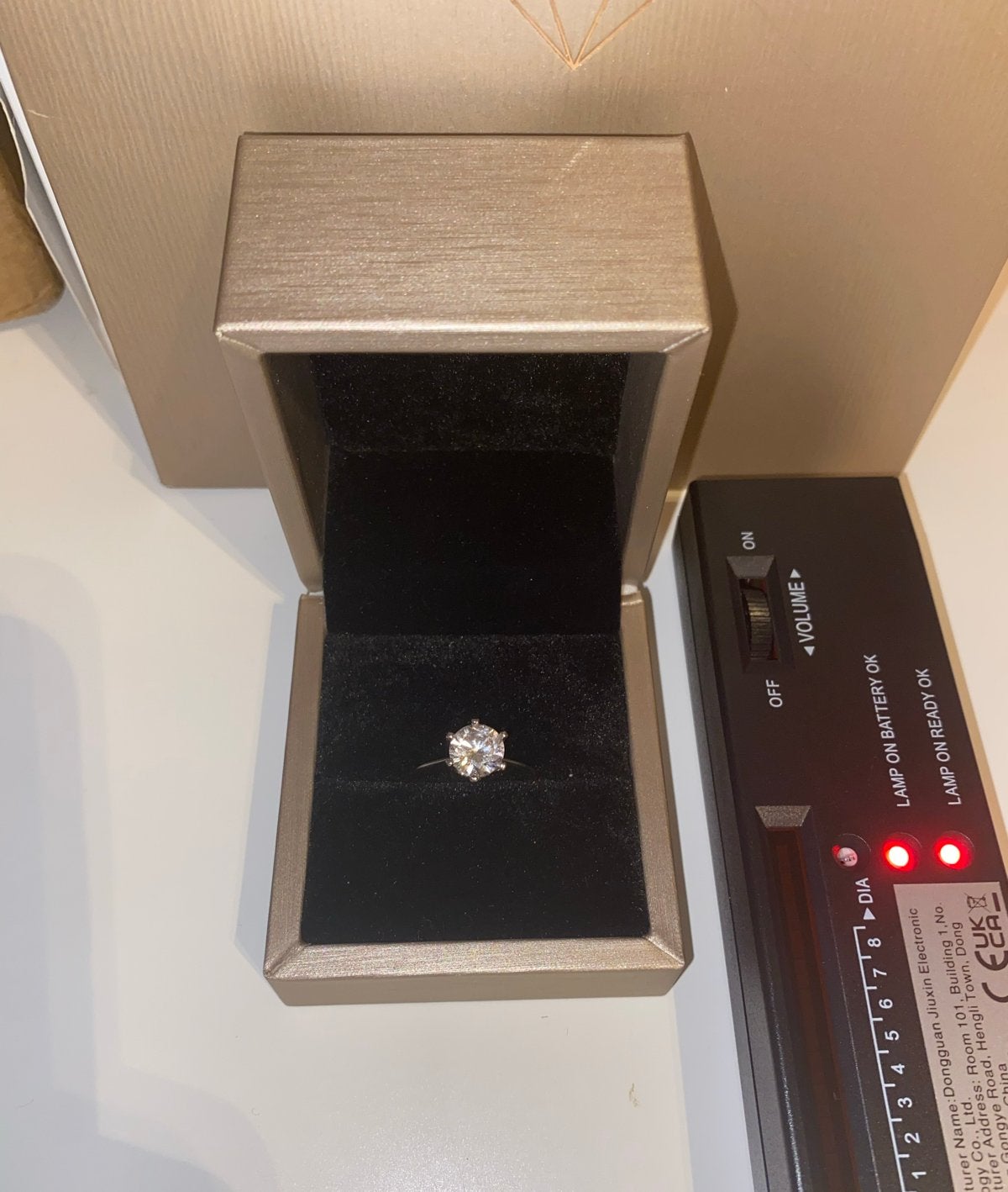 Moissanite diamanten ring 2carat., Sieraden, Tassen en Uiterlijk, Nieuw, Ophalen of Verzenden, 17 tot 18, Met edelsteen