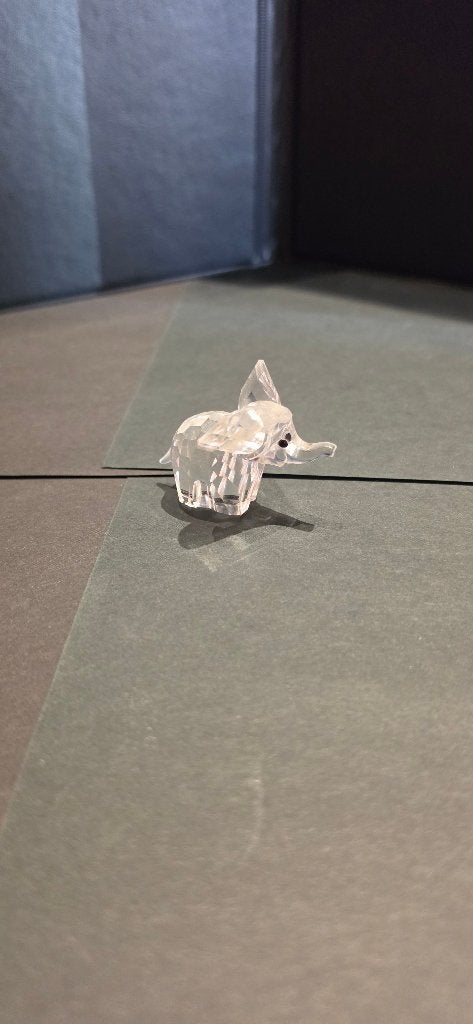 Swarovski 151489 - Olifant Klein, Verzamelen, Swarovski, Ophalen of Verzenden, Zo goed als nieuw, Figuurtje