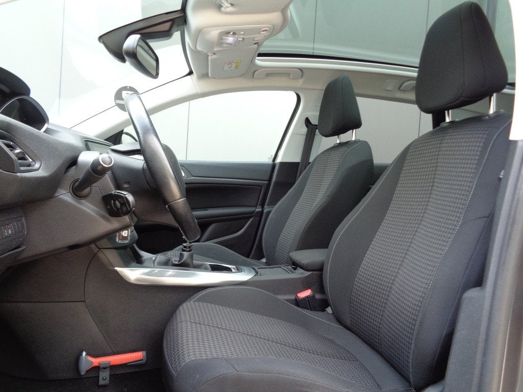 Peugeot 308 SW 1.2 PureTech Blue Lease Executive 110PK Clima, Auto's, Peugeot, Voorwielaandrijving, Gebruikt, Euro 6, 1199 cc