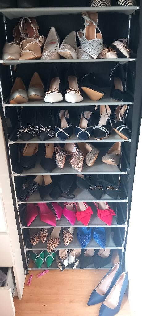 31 paar hakschoenen maat 40, Overige kleuren, Ophalen of Verzenden, Schoenen met hoge hakken, Onbekend