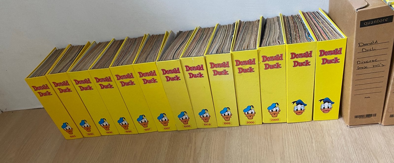 Donald Duck in originele verzamelband diverse jaargangen, Meerdere stripboeken, Ophalen of Verzenden, Gelezen