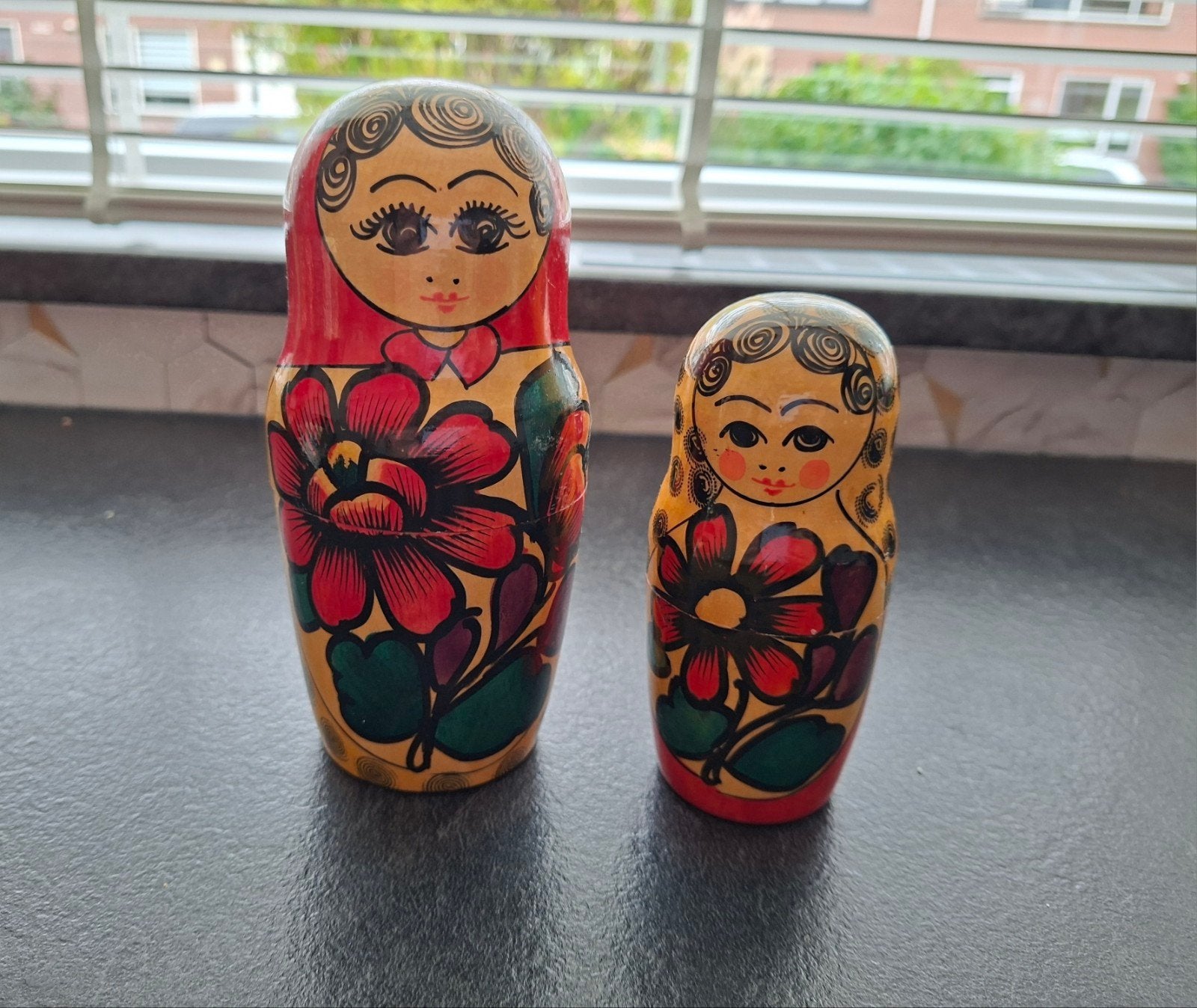 Set van 2 Matroesjka poppen - Handgeschilderd, Verzamelen, Ophalen of Verzenden, Gebruikt