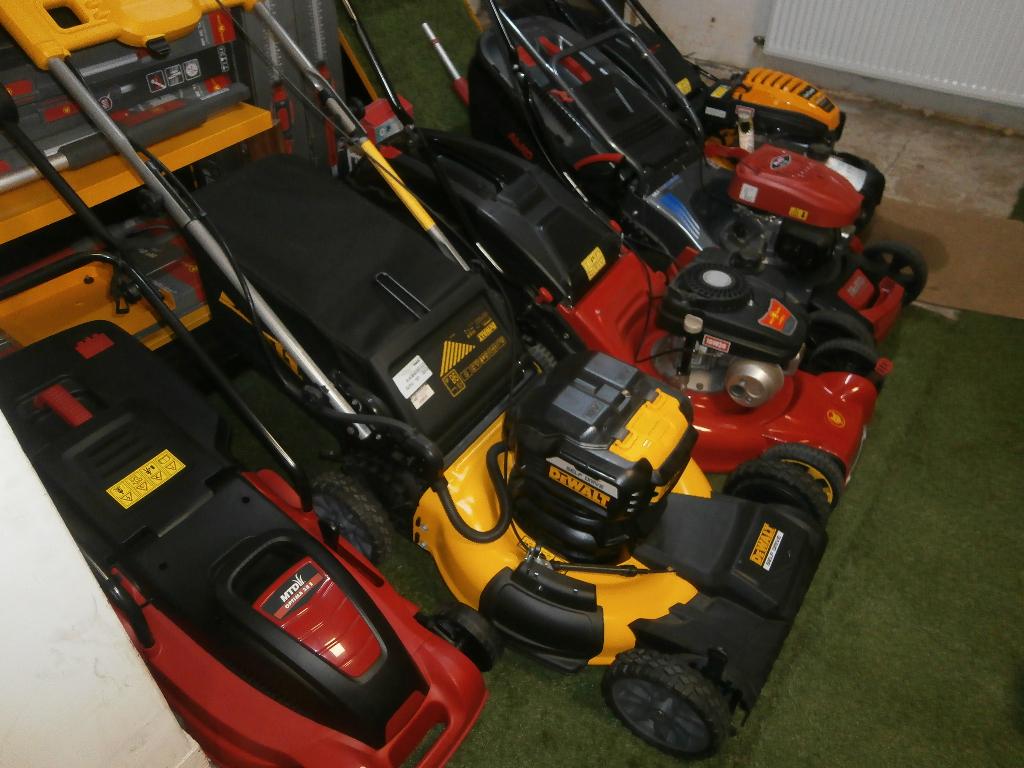 wij stoppen met motormaaiers  15 nieuwe maaiers van de beken, Tuin en Terras, Grasmaaiers, Ophalen, Benzine-grasmaaier, Mulchfunctie