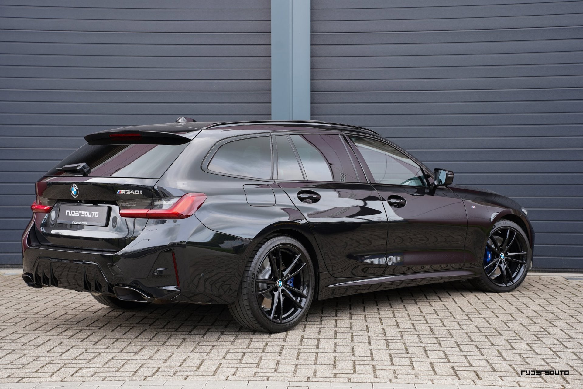BMW 3-serie Touring M340i xDrive LCI | Pano | Camera | Harma, Automaat, Zwart, 1770 kg, Zwart