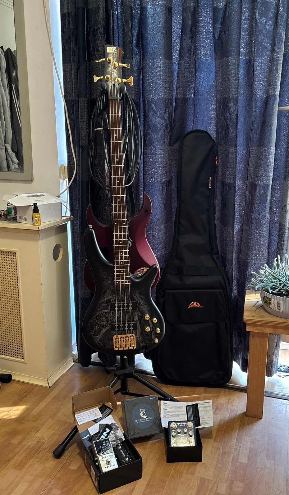 Bass guitar Ibanez SR300EDX, Ophalen, Zo goed als nieuw, Solid body, Ibanez