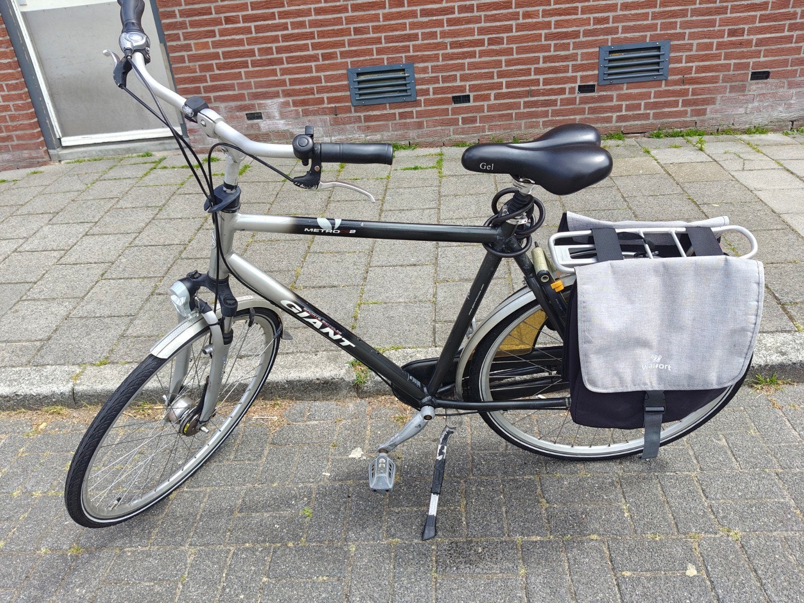 Herenfiets Giant Metro 2 XL met zijtassen en extra sloten, Gebruikt, Velgrem, 65 cm of meer, Giant