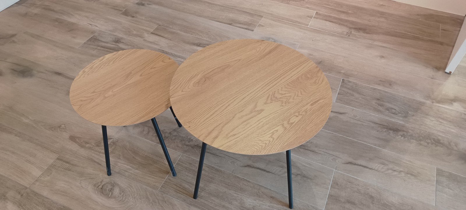 2 mooi z.g.a.n. bijzettafels / salontafeltjes, Huis en Inrichting, Ophalen, Zo goed als nieuw, Hout