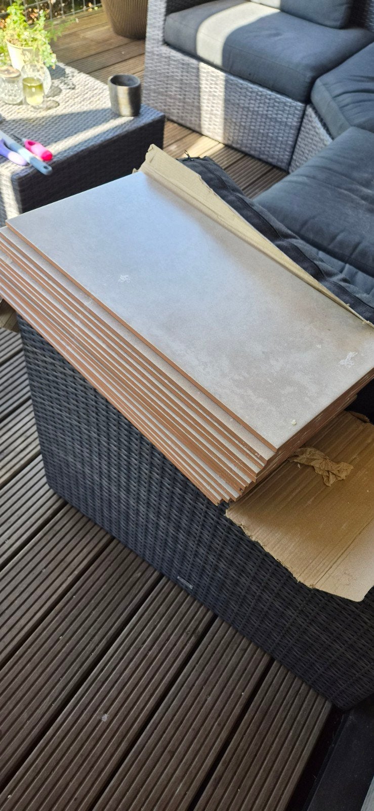 Nieuwe wandtegels - Keramiek - Grijsachtig - 50x25 cm, Doe-het-zelf en Verbouw, Tegels, Ophalen, 40 tot 60 cm, Nieuw, Minder dan 5 m²