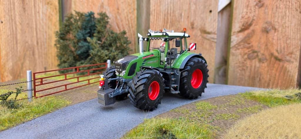 Verbouwde Fendt 936 Vario 1:32, Hobby en Vrije tijd, Modelauto's | 1:32, Ophalen of Verzenden, Nieuw, Tractor of Landbouw, Overige merken