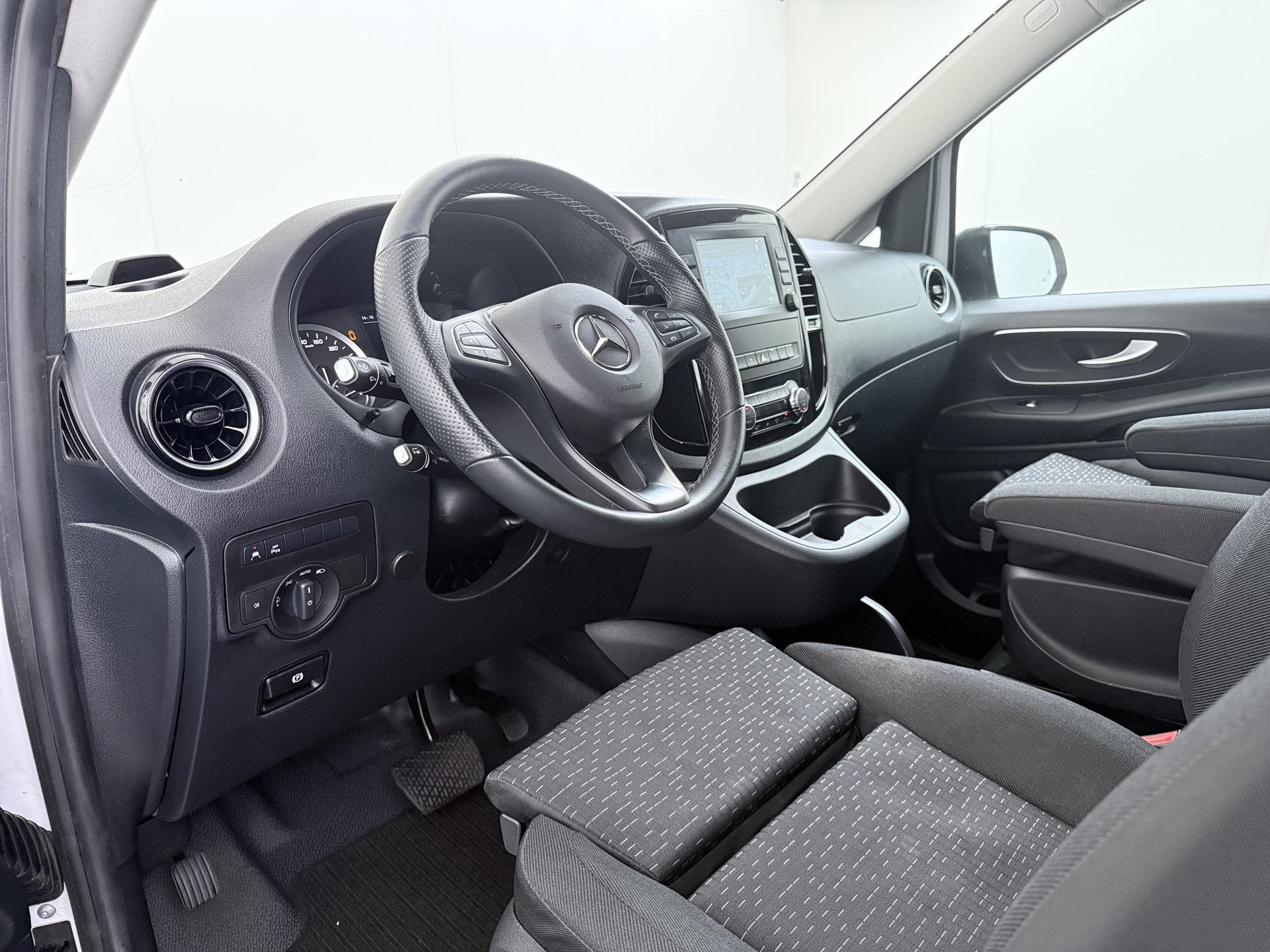 Mercedes-Benz Vito 116CDI 164pk AUT-9 Navi Adaptive-Control, Auto's, Automaat, Gebruikt, 4 cilinders, Wit