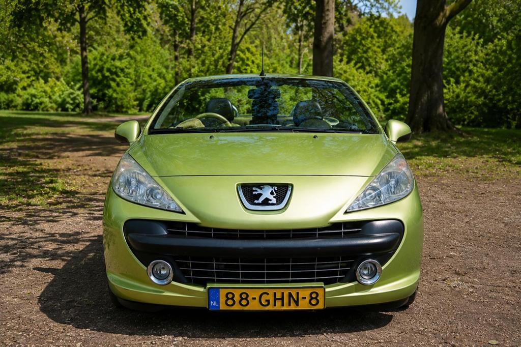 Peugeot 207 1.6 VTI CC 88KW AUT 2008 Geel, 4 cilinders, Cabriolet, 4 stoelen, 75 €/maand