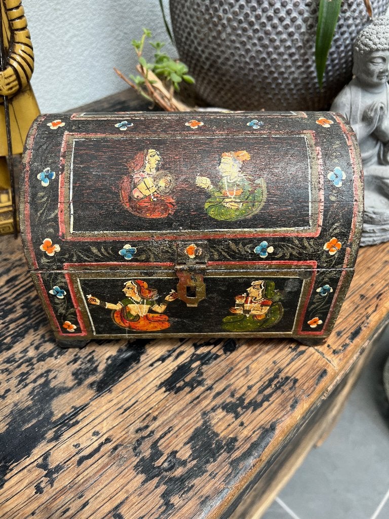 India handbeschilderd kistje oud vintage Indiase kist, Gebruikt, Minder dan 50 cm, Ophalen of Verzenden, https://verburgtvintage.nl/#contact