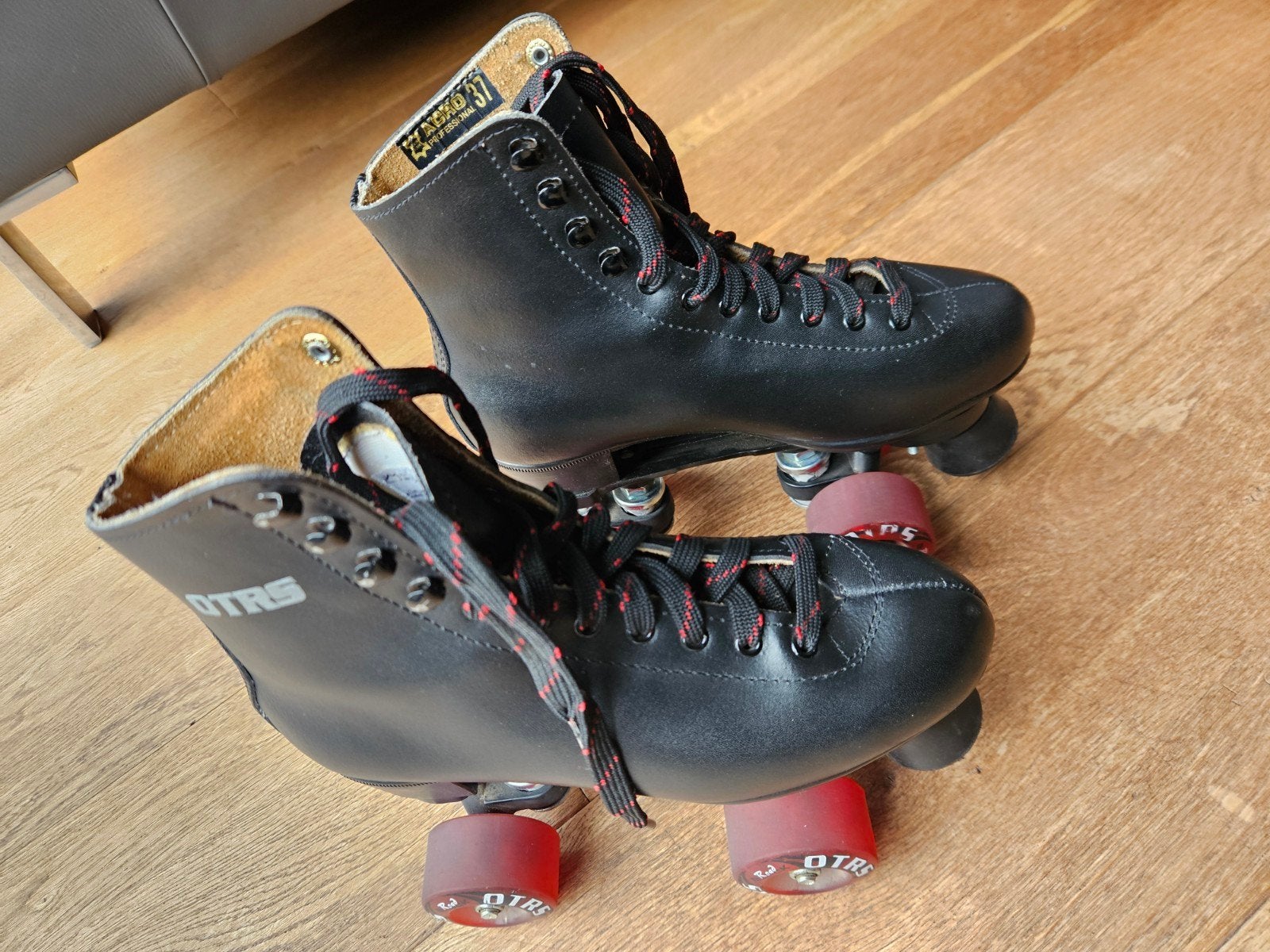 OTRS rollerskates maat 37 zgan, Ophalen of Verzenden, Zo goed als nieuw
