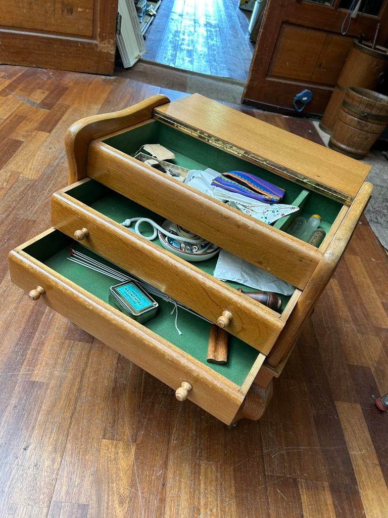 Niaabox tafeltje, Ophalen