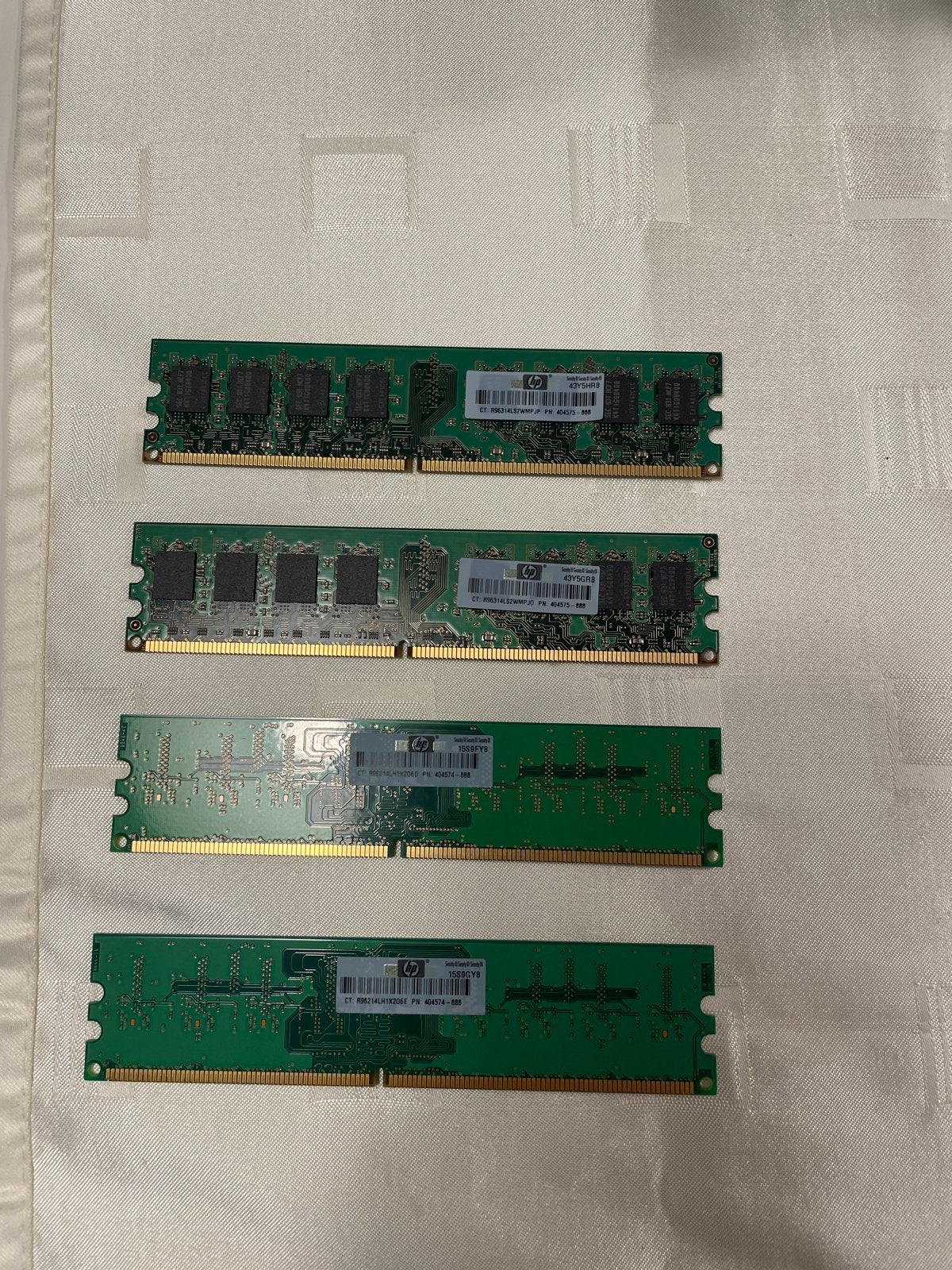 4x DDR2 RAM Geheugenmodules (2x 2GB Samsung, 2x 1GB Hynix), Computers en Software, RAM geheugen, Gebruikt, Server, 8 GB, Ophalen of Verzenden