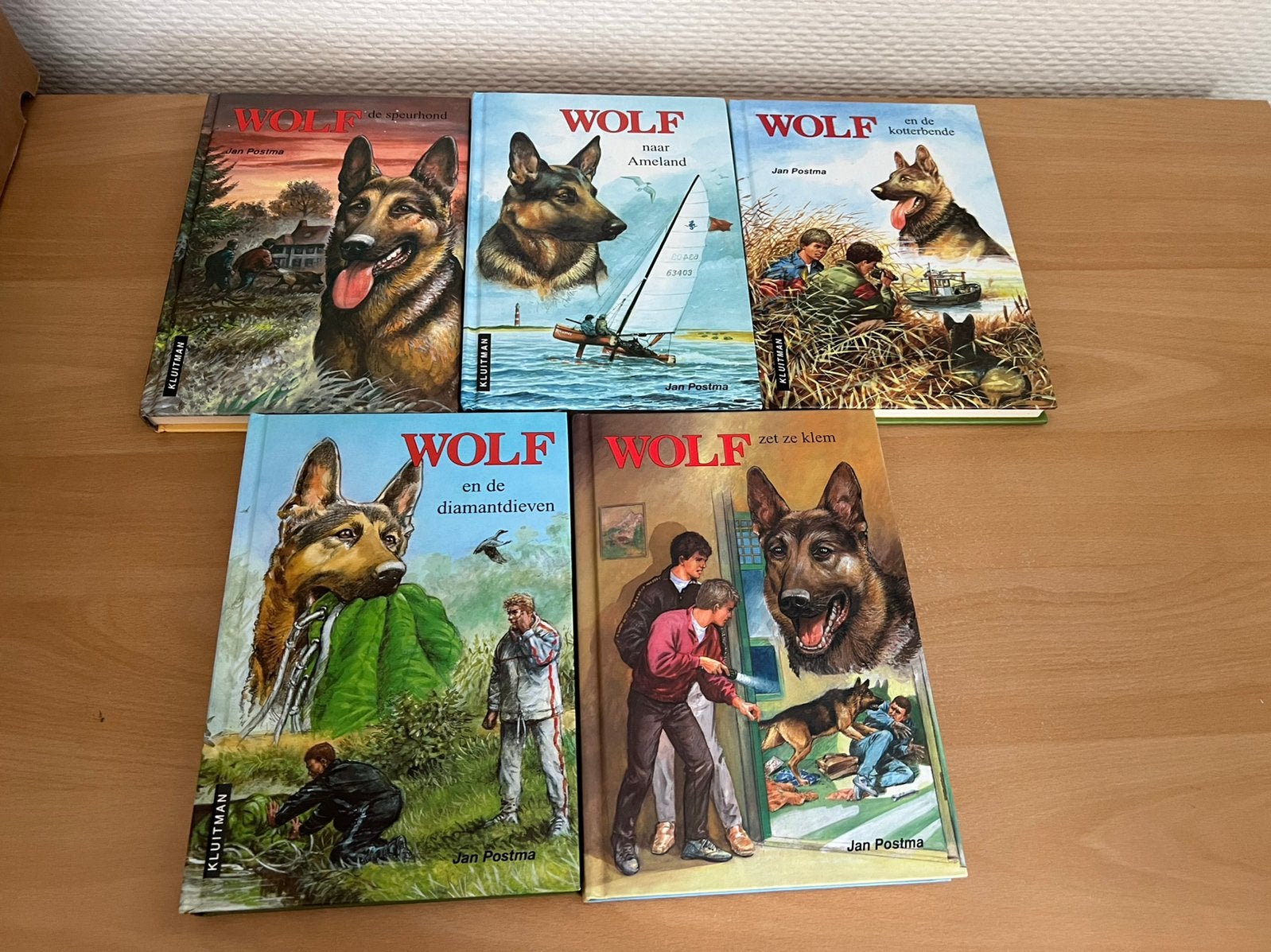 Wolf de speurhond ea boeken uit de serie door Jan Postma, Boeken, Ophalen of Verzenden, Zo goed als nieuw