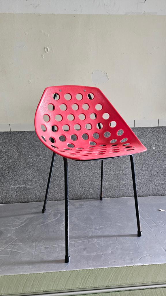 Vintage stoeltje Coquillage van Pierre Guariche, Ophalen, Kunststof, Gebruikt, Sixties design vintage