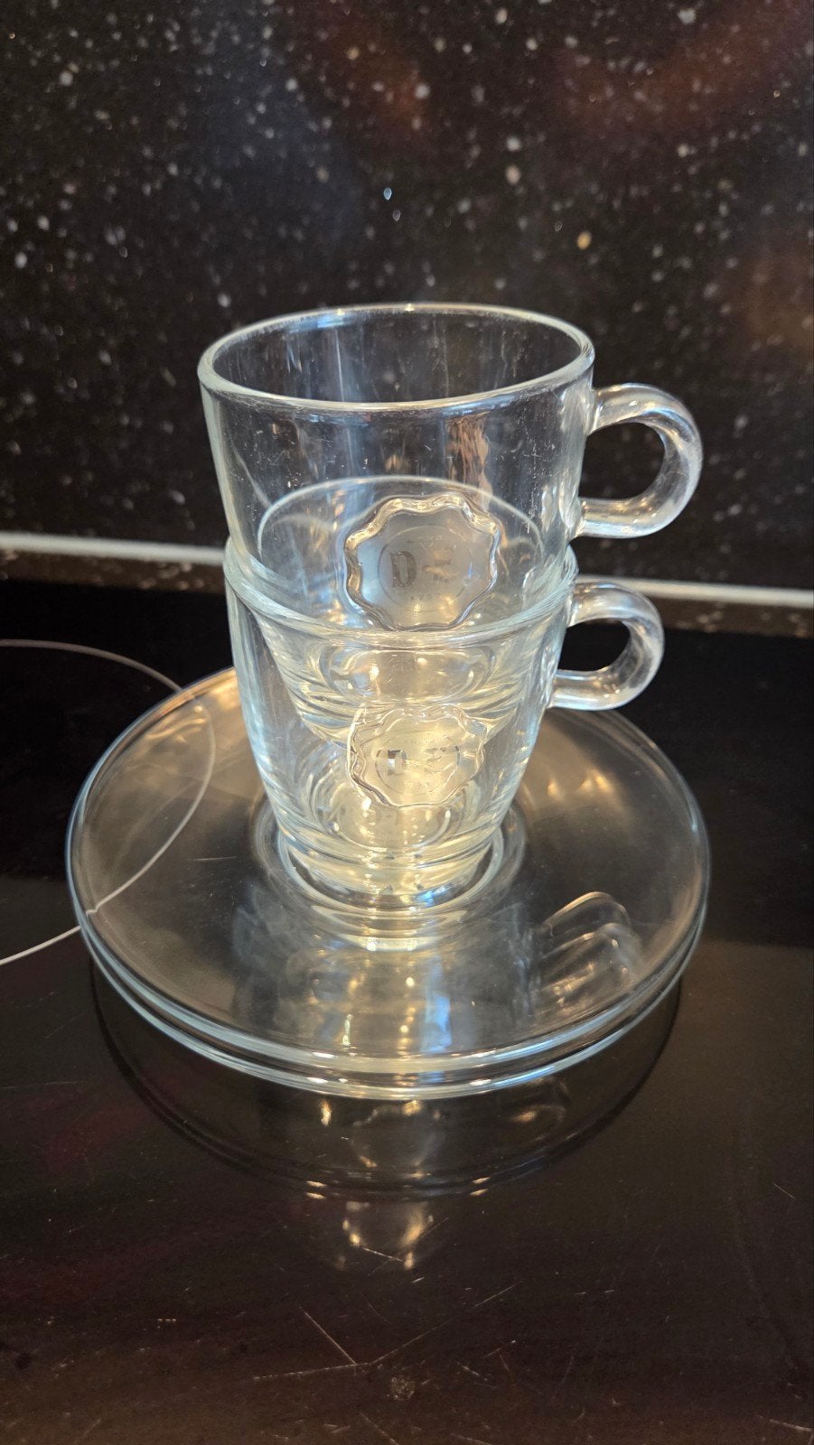 Set van 2 glazen kop en schotel - Douwe Egberts, Huis en Inrichting, Keuken | Servies, Ophalen of Verzenden, Overige stijlen, Illy