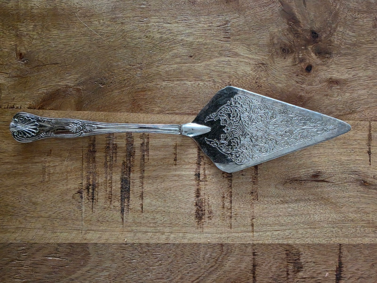 Antieke verzilverde taartschep met sierlijk decor, Ophalen of Verzenden