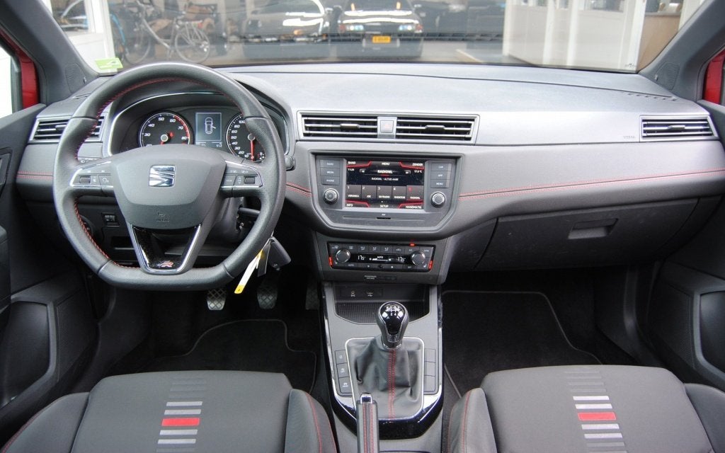 SEAT Arona 1.5 TSI EVO FR | Cruise | Carplay | Stoelverwarmi, Auto's, Voorwielaandrijving, 4 cilinders, 150 pk, 610 kg