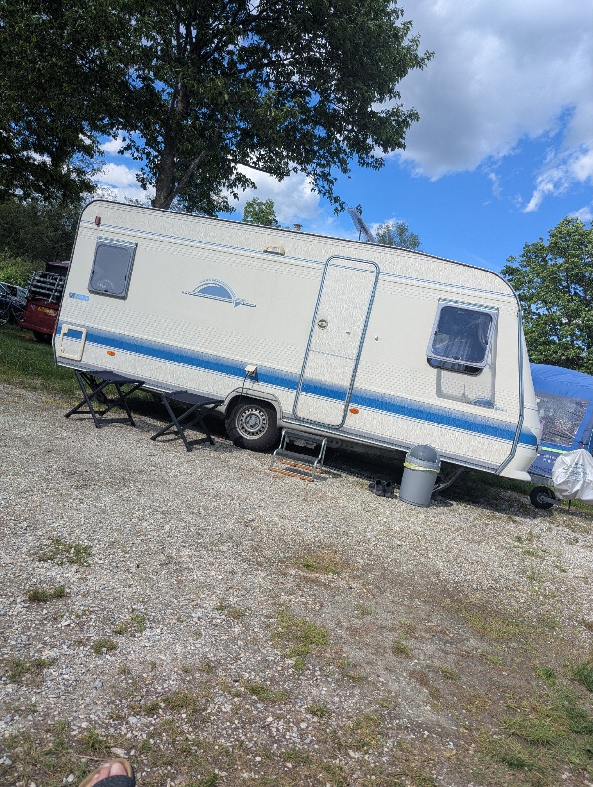 Adria Unica B 502 UP + mover., Rondzit, Frans bed, 750 - 1000 kg, Particulier