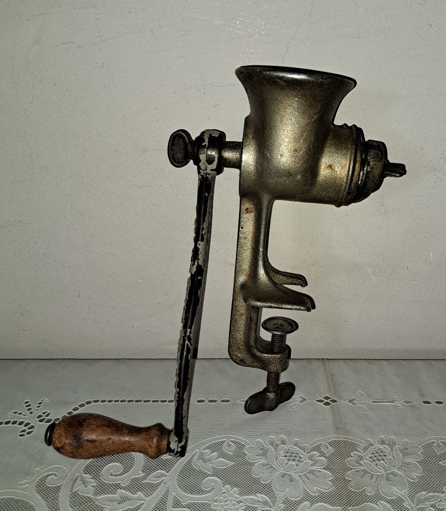Antieke vleesmolen Universal nr2, Ophalen of Verzenden