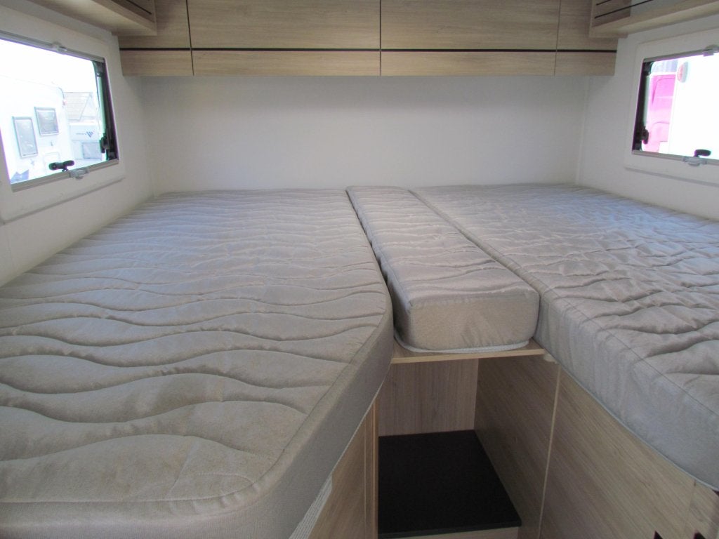 Chausson S697 Lengtebed, Webasto verw., Tot en met 2, 6 tot 7 meter, Airbags, Ford