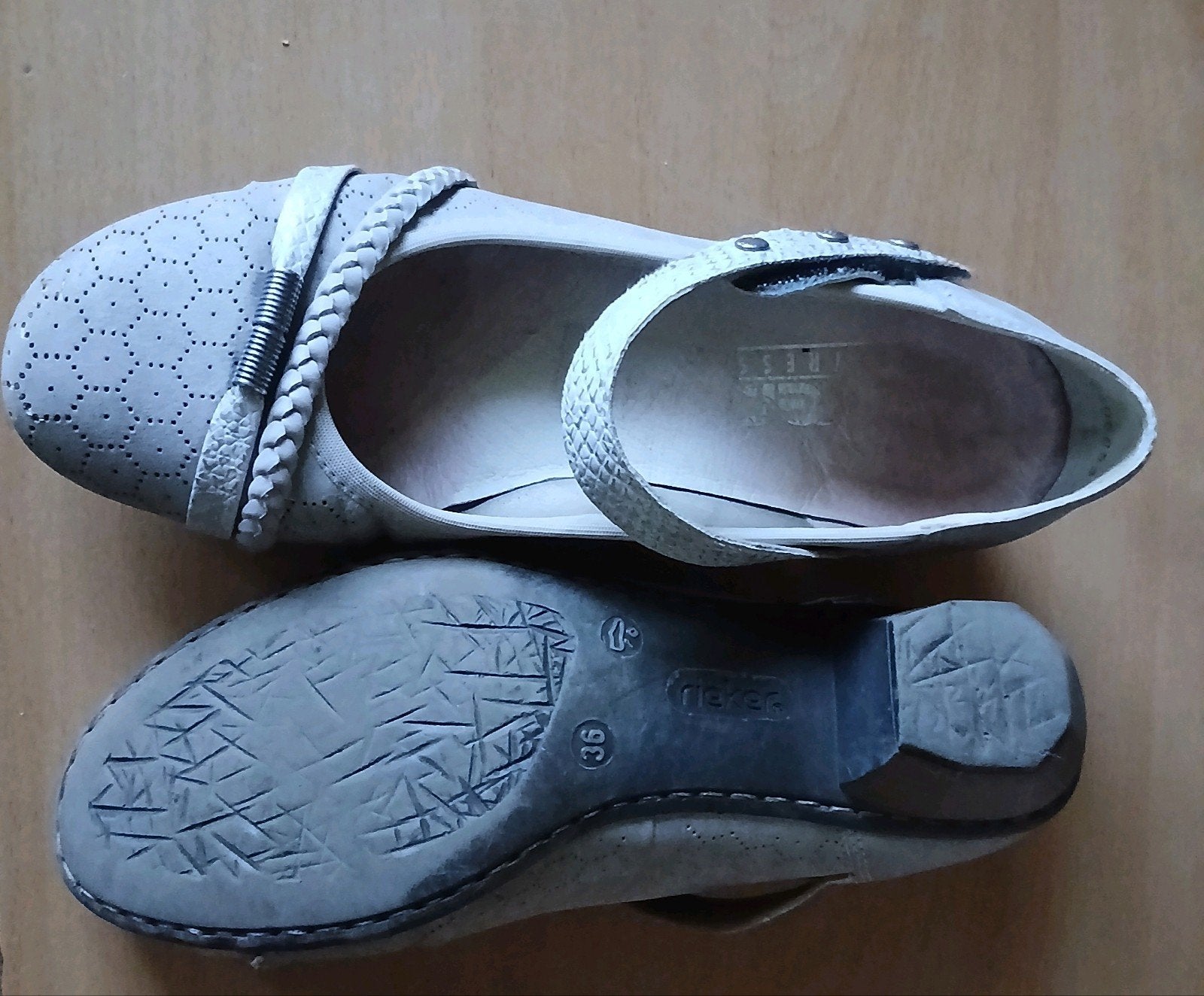 Comfortabele Pump/Instapper maat 36, Rieker, Beige/Lichtgrij, Ophalen of Verzenden, Zo goed als nieuw, Rieker, Instappers