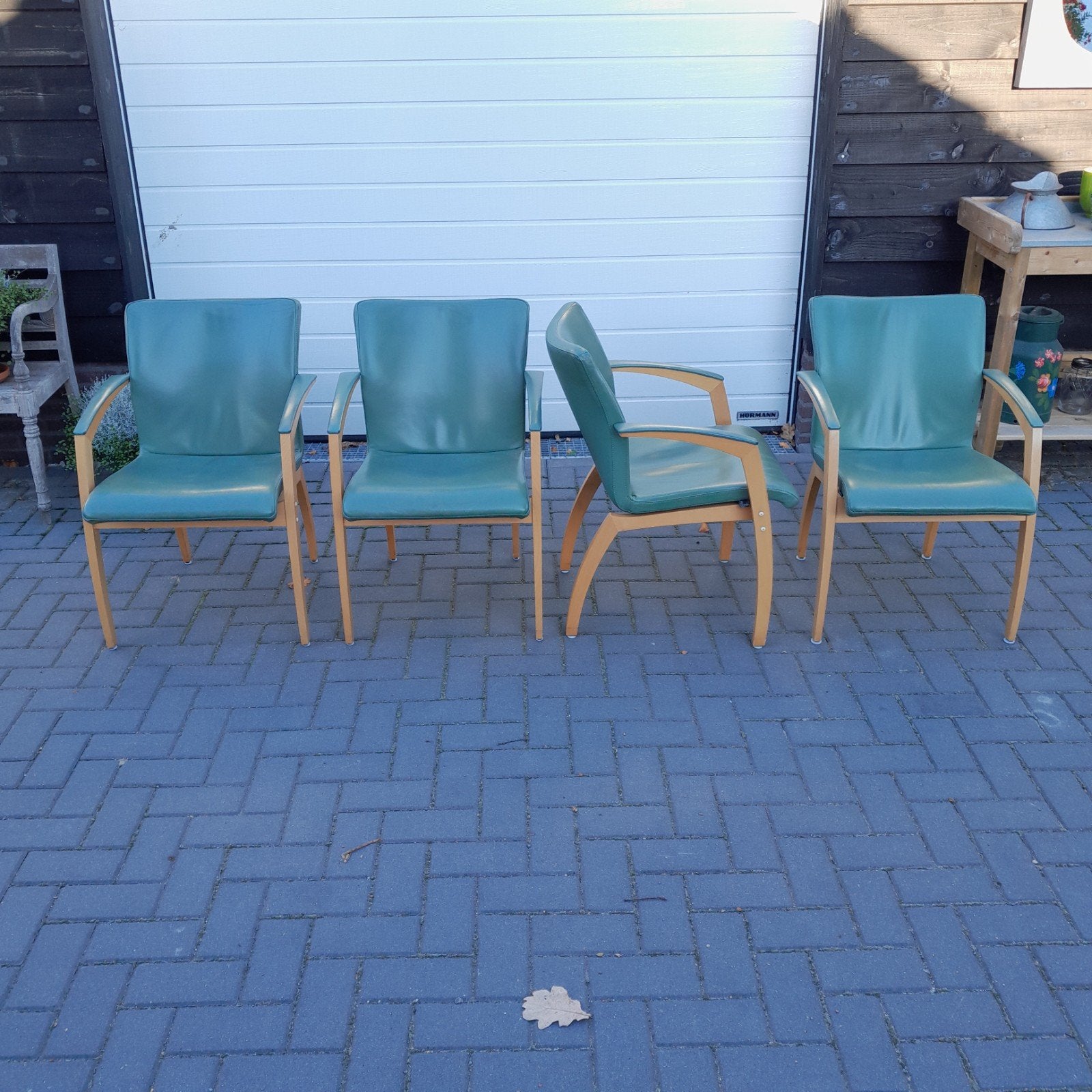 Leolux eetkamerstoelen Camarilla, Gebruikt, Overige kleuren, Leer, Ophalen of Verzenden