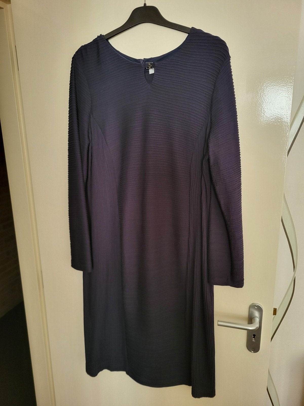 Sommermann donkerblauwe jurk met lange mouwen, Kleding | Dames, Maat 42/44 (L), Nieuw, Ophalen of Verzenden, Knielengte