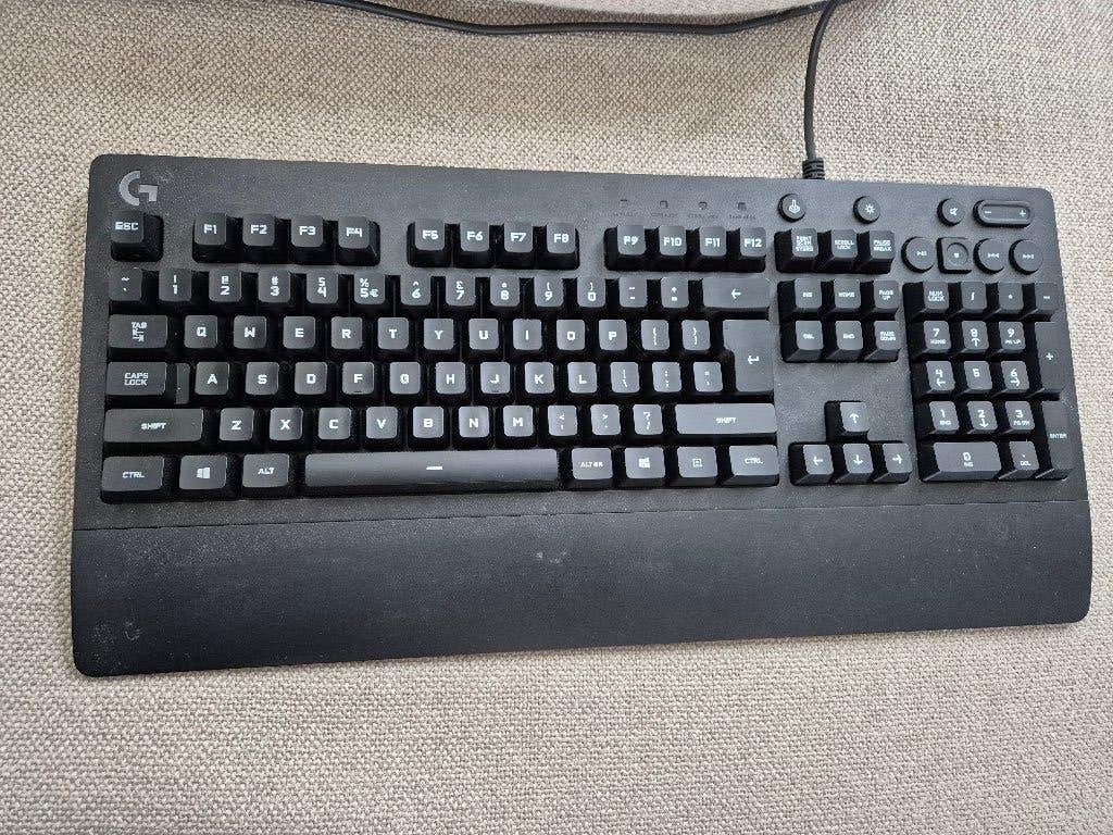 Logitech g213 prodigy gaming toetsenbord, Computers en Software, Toetsenborden, Ophalen, Gebruikt, Logitech, Qwerty