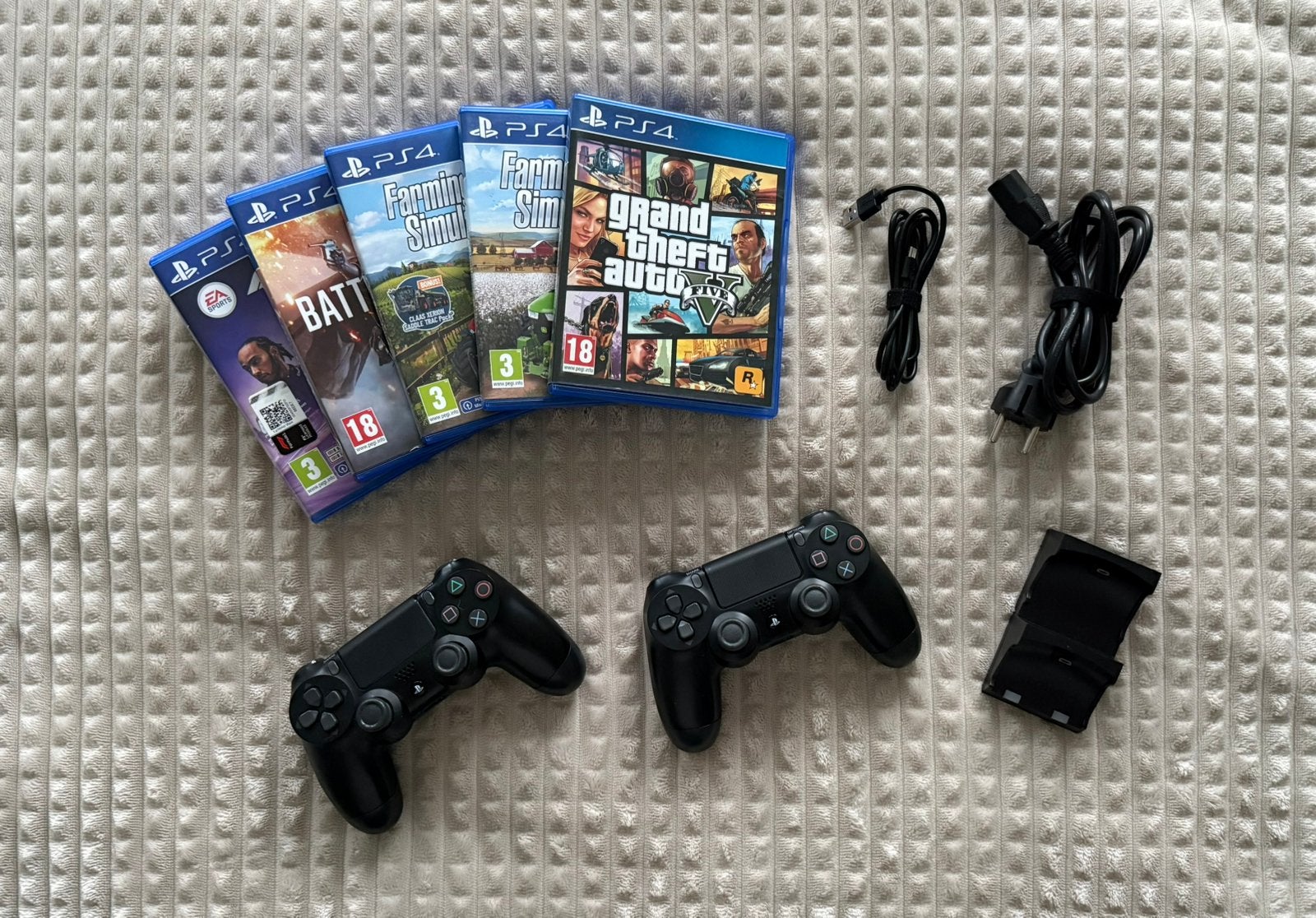 PlayStation 4 Pro + 2 Controllers + Laadstation + Spellen, Ophalen, Met games, Met 2 controllers, Zo goed als nieuw