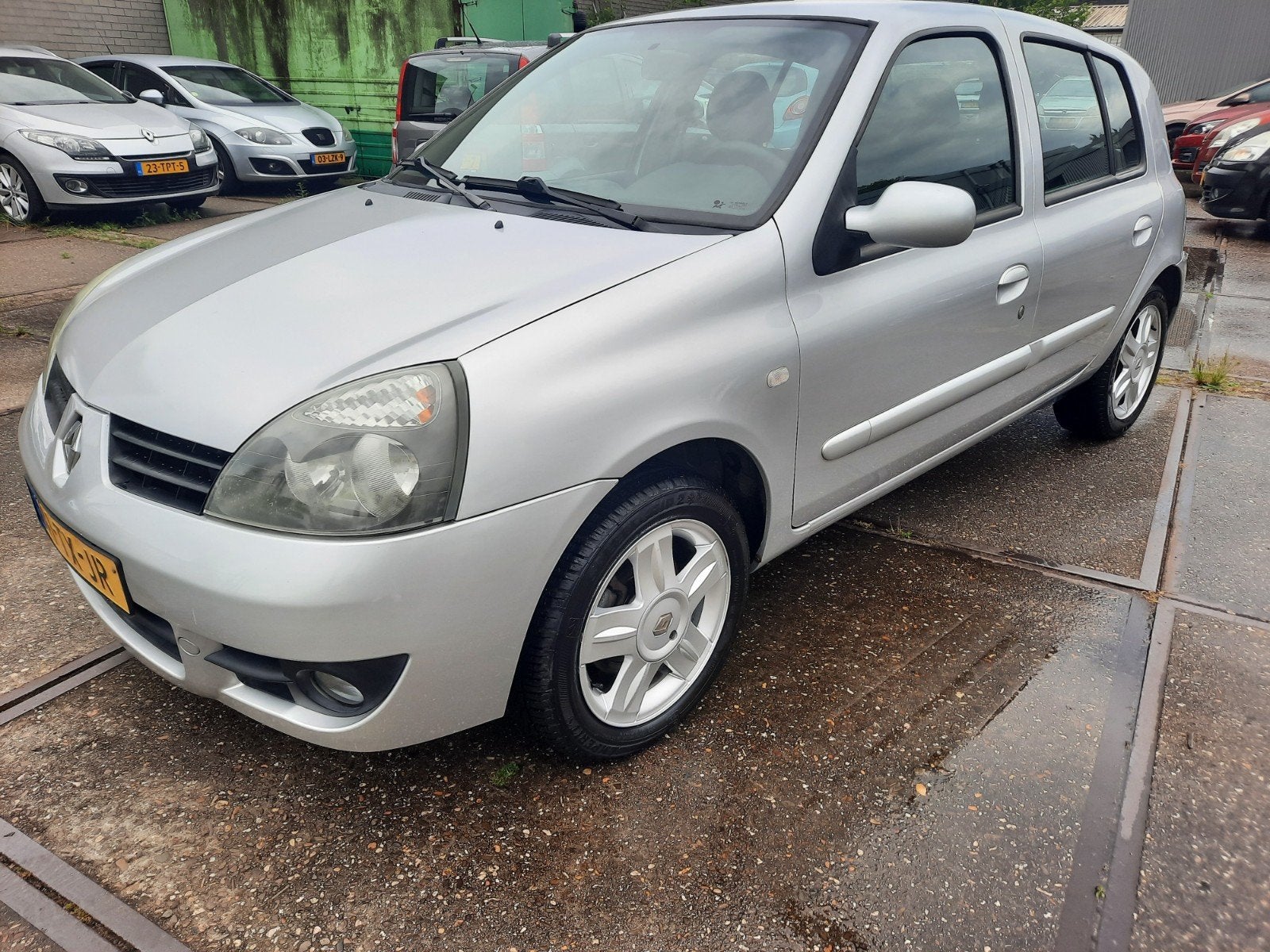 Renault Clio 1.2 16V E4 2007 Grijs zeer mooi en goed, Voorwielaandrijving, Stof, 74 pk, 4 cilinders
