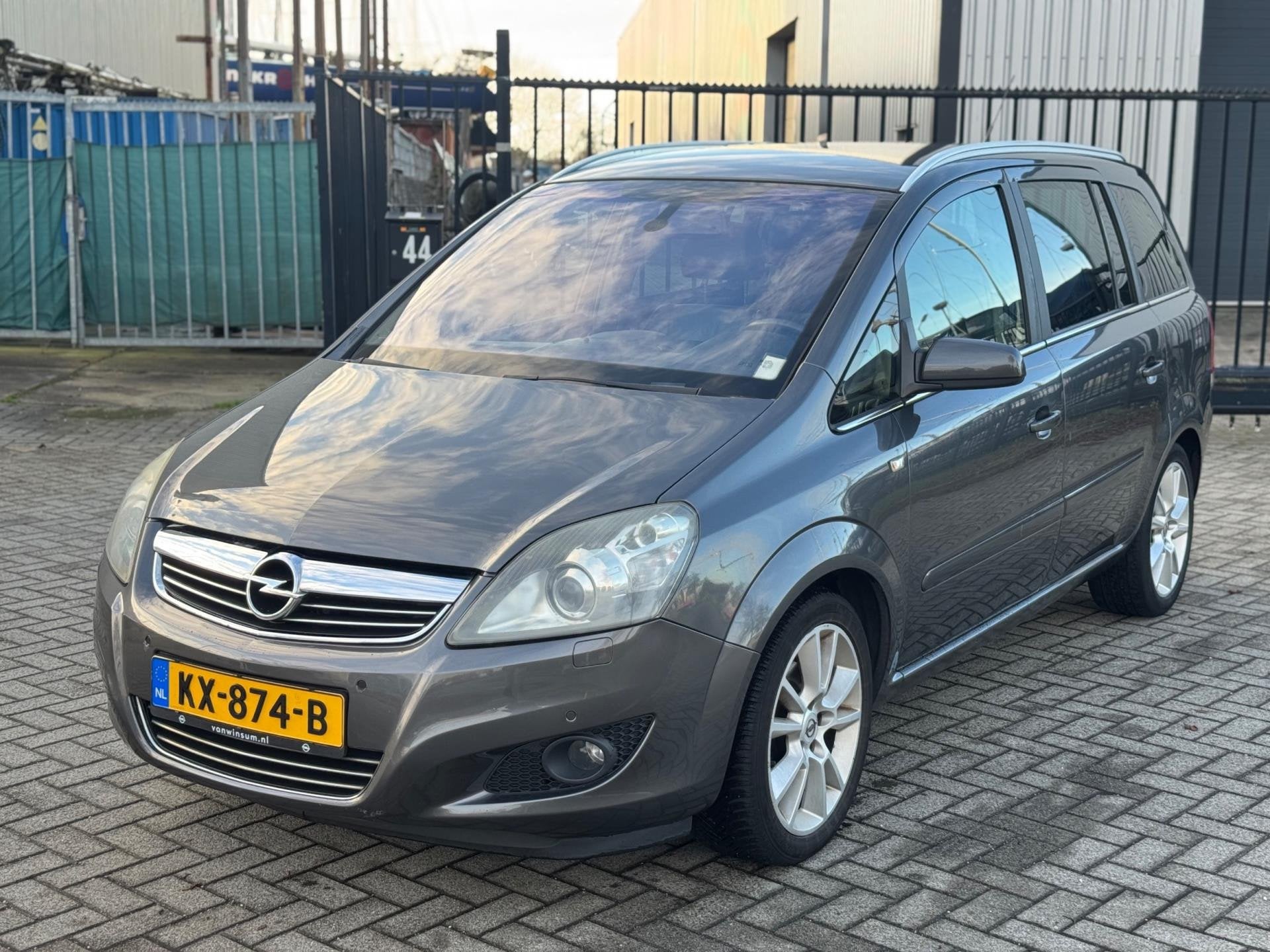 Opel Zafira 2.2 Cosmo Automaat 7 persoons Clima Leer Navi, Gebruikt, 4 cilinders, 150 pk, 7 stoelen