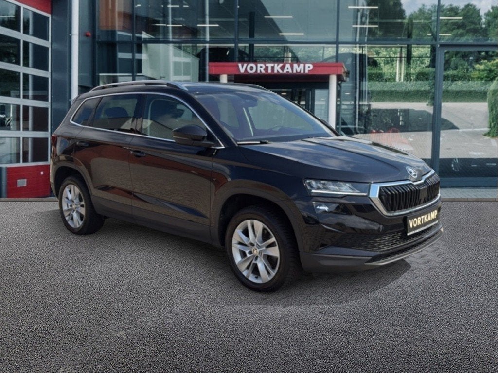 Skoda Karoq 1.5 TSI DSG STYLE TREKHAAK/PANO-DAK/CAMERA/ELEK-, 12 maanden, Euro 6, Zwart, Karoq