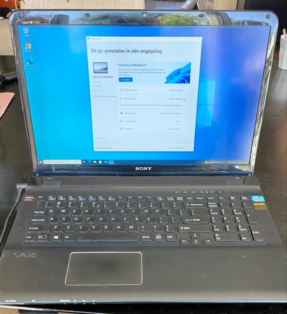 Sony Vaio 17 inch i7 laptop - 8GB RAM, 320GB HDD, Windows 10, Ophalen