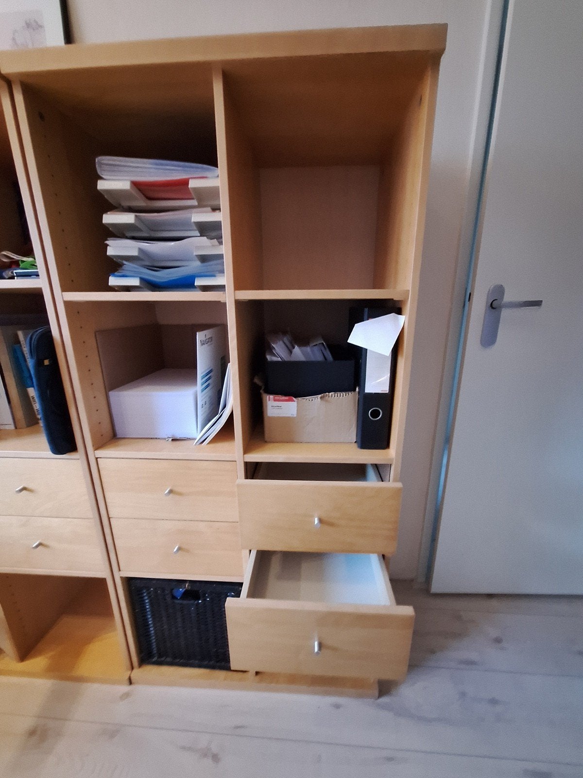 GRATIS!! Mooie berkenfineer opbergkast, Ophalen, Met plank(en), Gebruikt, 100 tot 150 cm