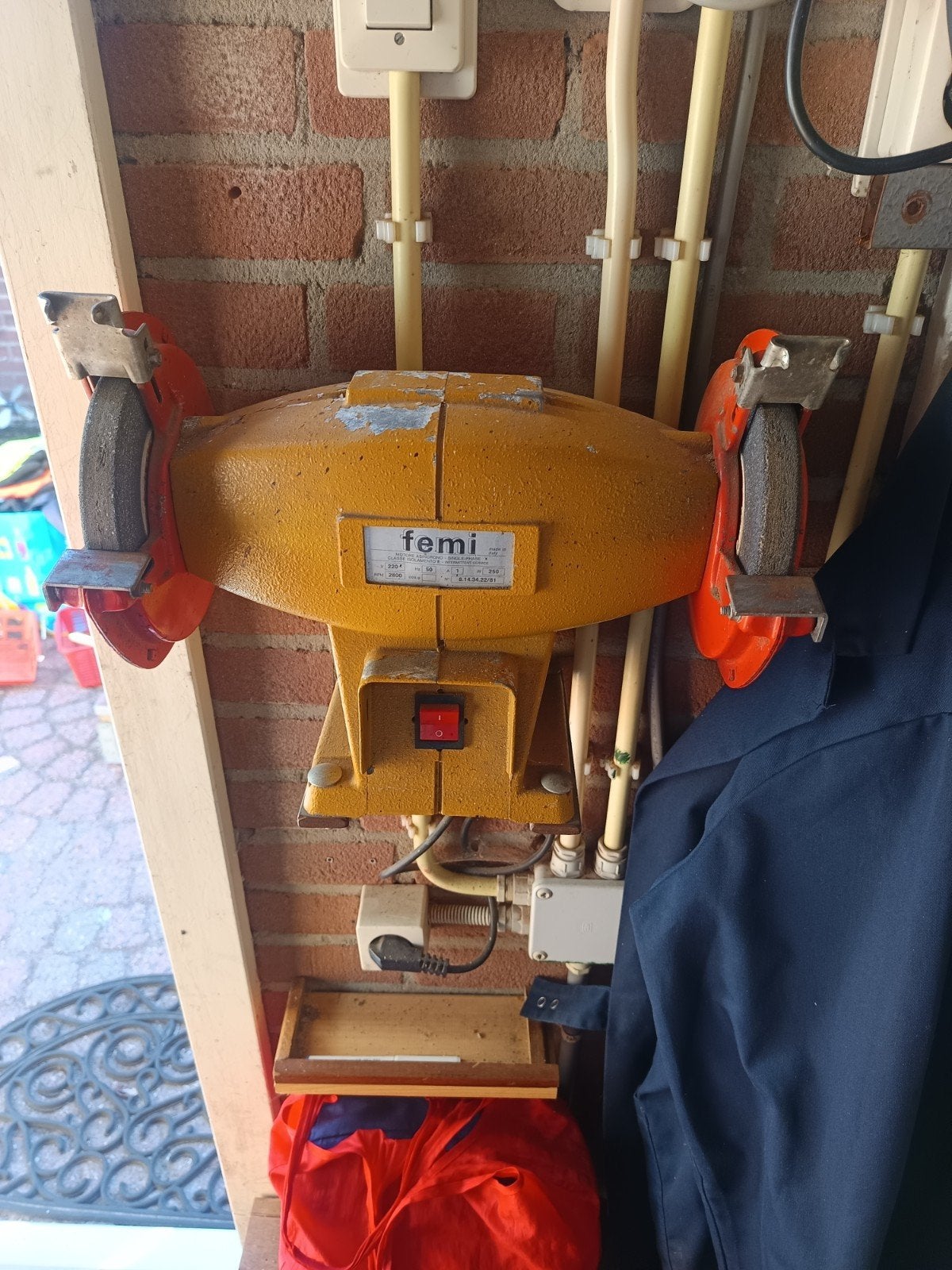 Femi Werksbank Slijpmachine - Robuust en Betrouwbaar, Ophalen of Verzenden
