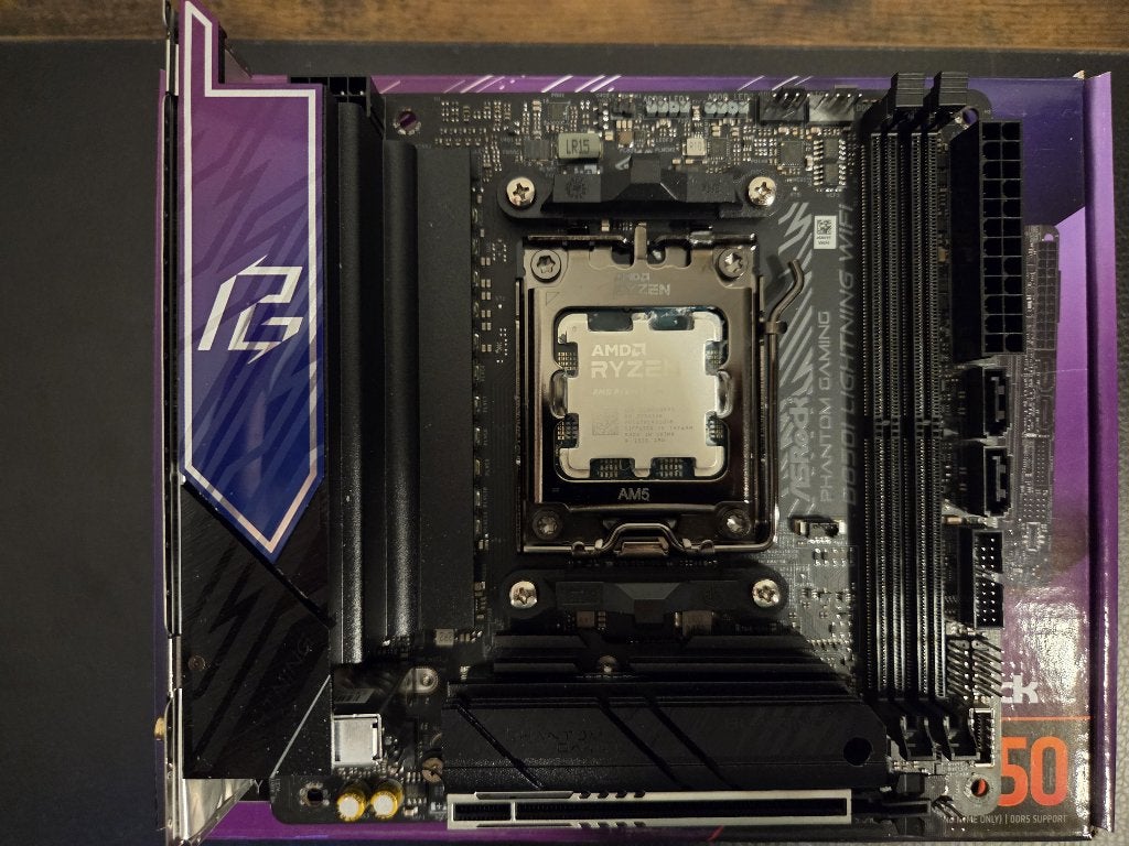 Asrock B850I Lightning Wifi + AMD Ryzen 9 7900, Computers en Software, Verzenden, Zo goed als nieuw, Mini-ITX, DDR5