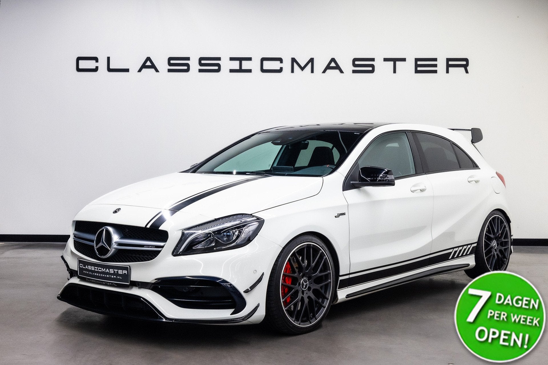 Mercedes-Benz A-Klasse AMG 45 4MATIC (bj 2016, automaat), Auto's, Mercedes-Benz, Automaat, Gebruikt, Wit, Bedrijf