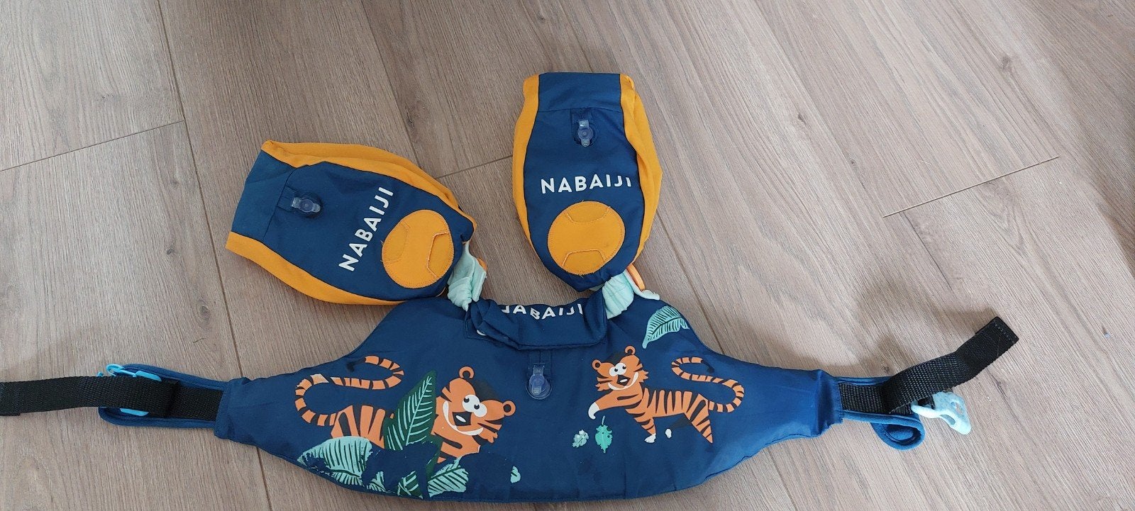 zwembandjes decathlon 15 tot 30 kg, Kinderen en Baby's, Babykleding | Baby-zwemkleding, Gebruikt, Jongetje of Meisje, One size