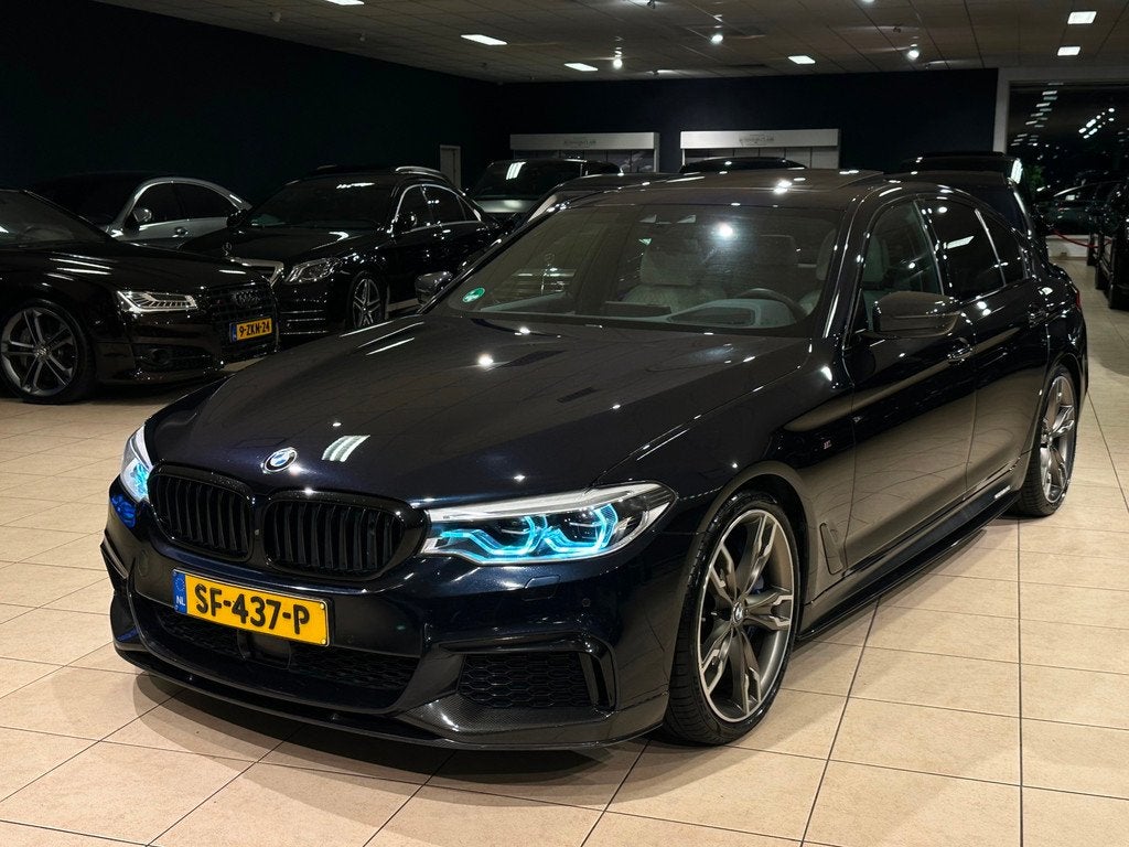 BMW 5-serie M550d xDrive/ORIG-NL/NACHTZICHT/MASSAGE/ACC/HUD/, Auto's, BMW, Automaat, Gebruikt, 2993 cc, 2000 kg