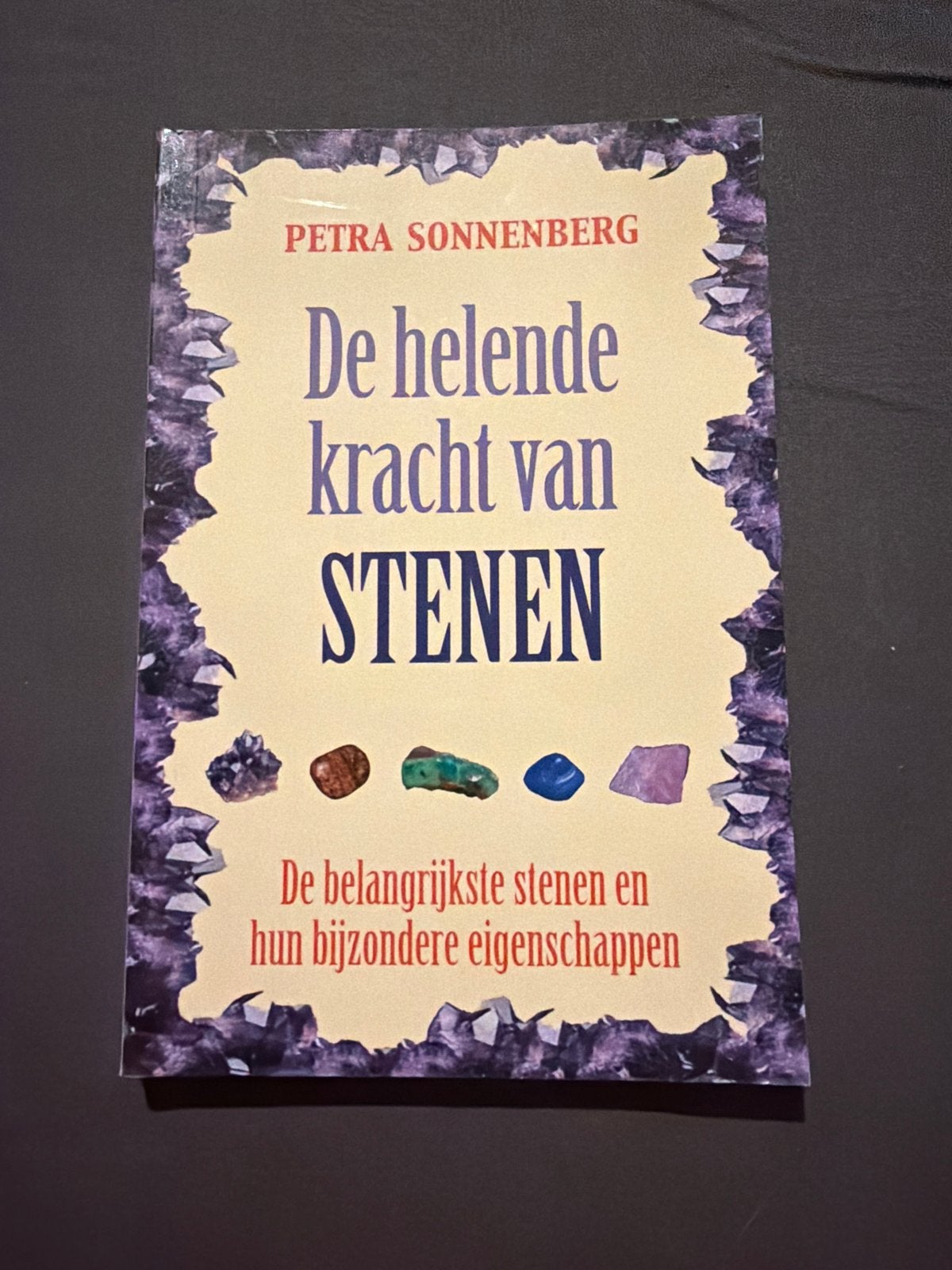 De helende kracht van stenen - Petra Sonnenberg, Ophalen of Verzenden, Zo goed als nieuw, Spiritualiteit algemeen, Achtergrond en Informatie