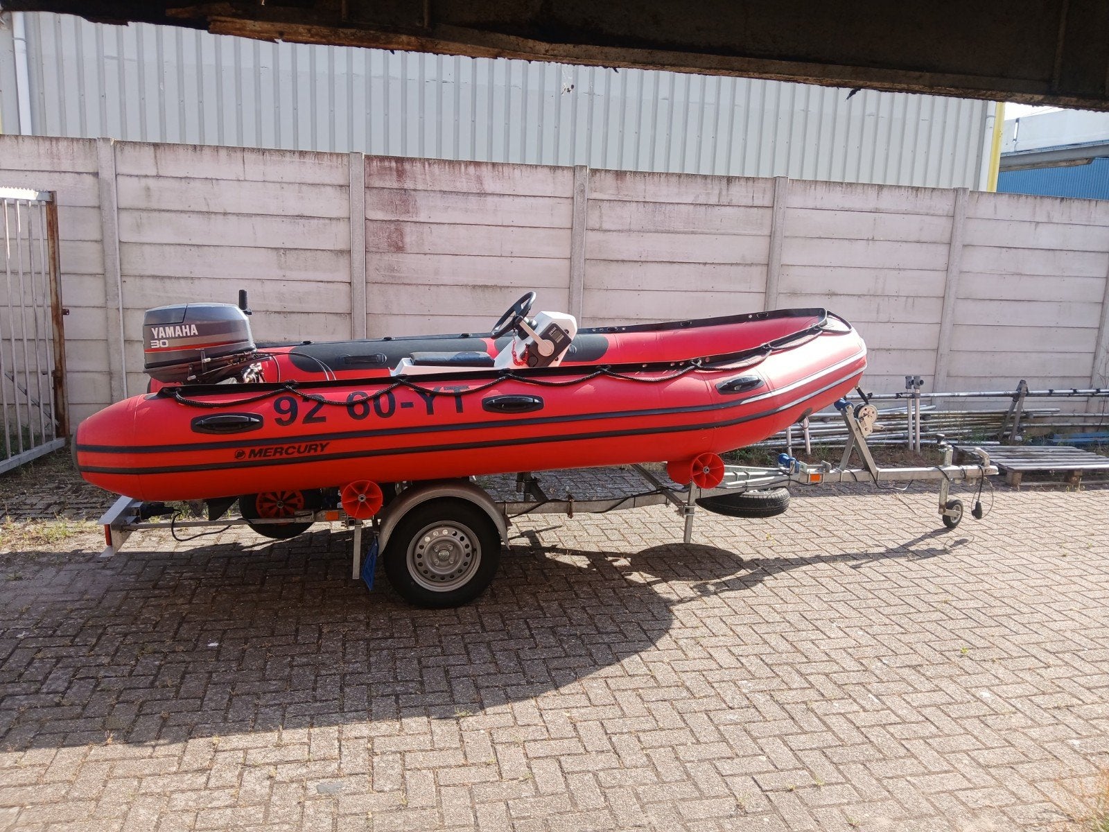 Zeer nette Rubberboot met 30 PK Yamaha en kanteltrailer, Ophalen, Aluminium, Yamaha, Zo goed als nieuw