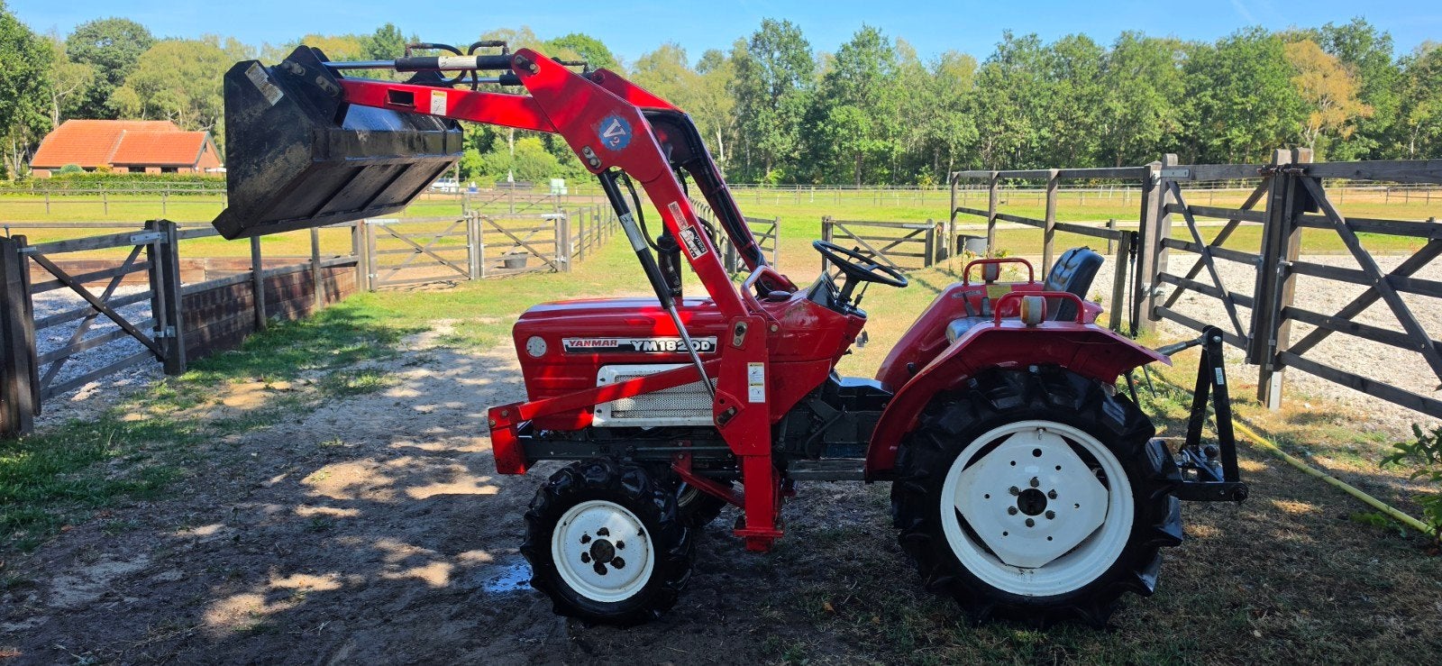 Te koop onze GIGANT: Yanmar D1820 met voorlader., Ophalen of Verzenden, Gebruikt